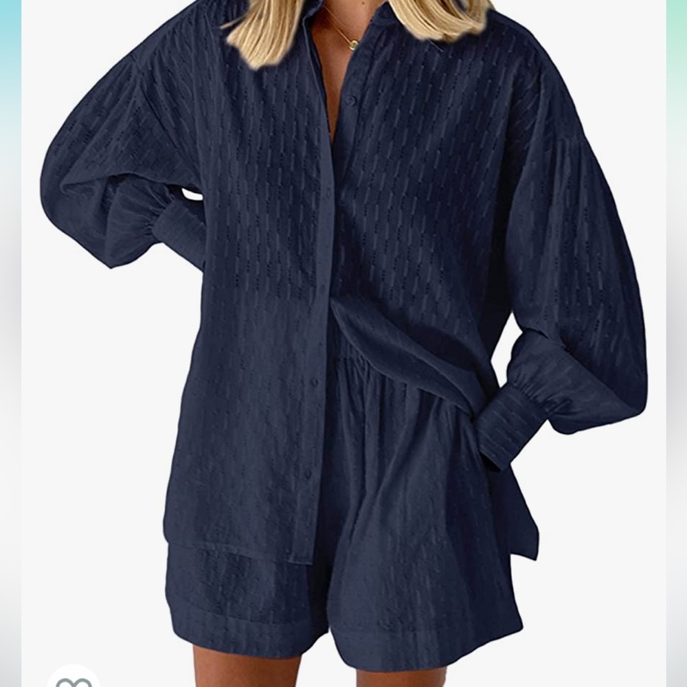 NWT 2 Piece Outfit- Oversized Long Puff Sleeve Shirt and High Waisted Shorts 🌺
